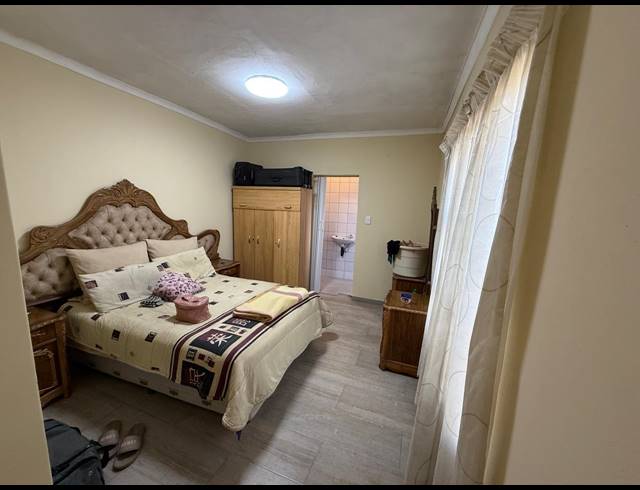 3 BEDROOM HOUSE TO LET IN GOLDEN GARDENS